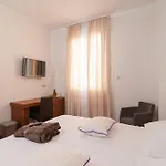 Luxury Rooms Near The Beach
