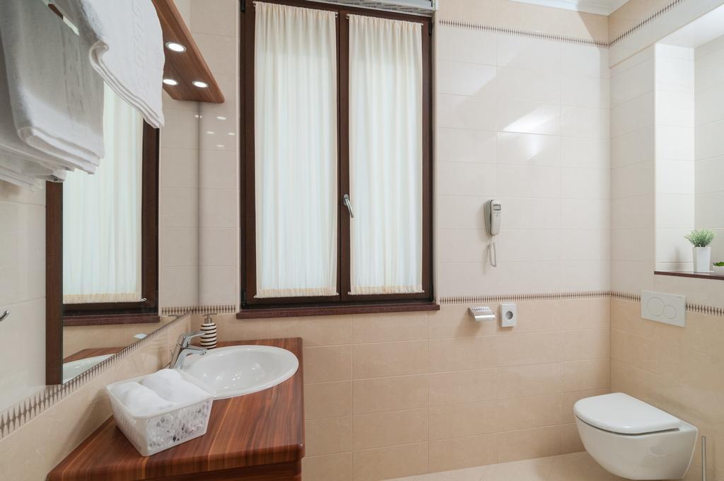 Luxury Near The 4* Split